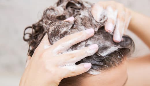 頭皮の洗い方で臭いも髪質も変わる！プロが教える正しい5STEP